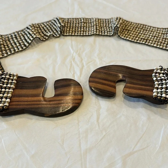 Handmade beaded belt with wooden clasp multicolor beads in brown, tan and cream - Picture 4 of 5